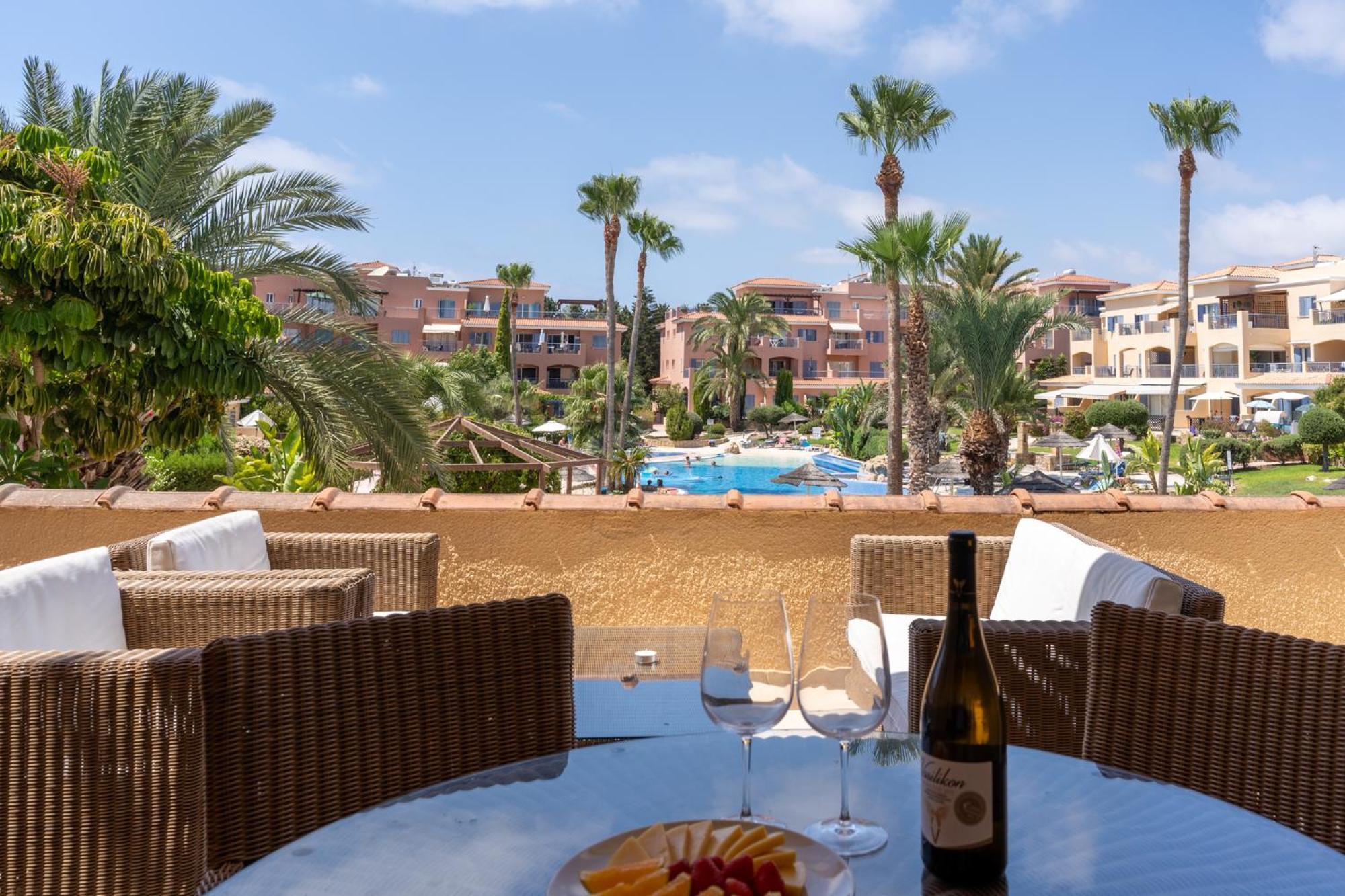 Tropical Paradise In Harbour Paphos, Central & Close To Beach Dış mekan fotoğraf